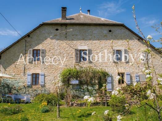 Maison à vendre 650 000 € 5 pièces 4 chambres 175 m² 3 480 m² de terrain Valromey-sur-Séran 01260