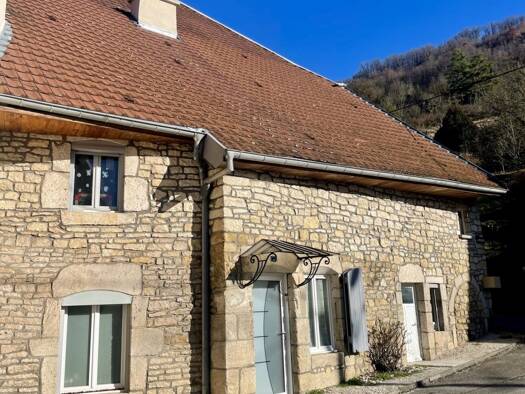 Maison à vendre 230 000 € 4 pièces 3 chambres 105 m² 200 m² de terrain Montgesoye 25111