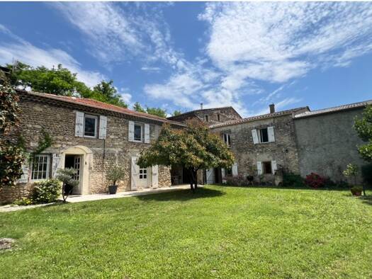 Maison à vendre 659 000 € 11 pièces 6 chambres 345 m² 4 095 m² de terrain Nouveau Centre Livron-sur-Drôme 26250