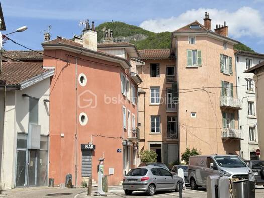 Local commercial à vendre 655 000 € 386 m² de surface de vente Centre Ville Nord Voiron 38500