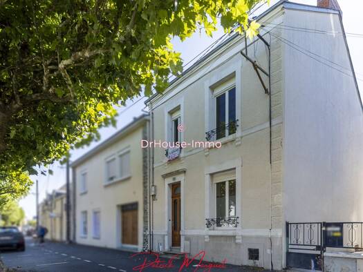 Maison à vendre 189 900 € 5 pièces 3 chambres 122 m² 242 m² de terrain Châteauroux 36000