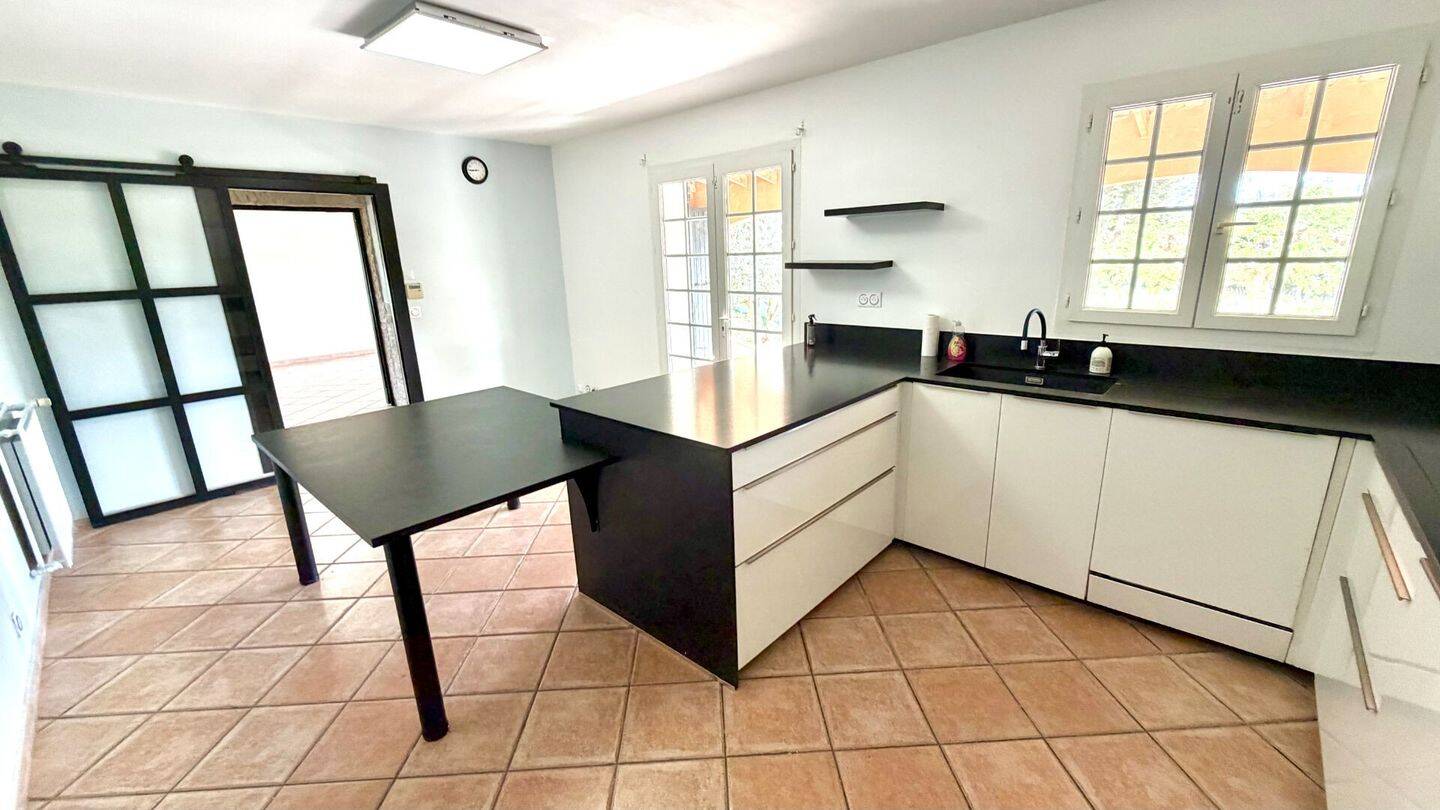 Maison à vendre, 176m², ENTRAIGUES SUR LA SORGUE