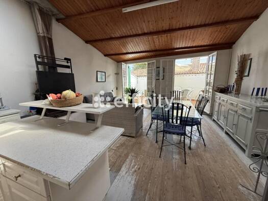 Maison de ville à vendre 545 000 € 6 pièces 4 chambres 99 m² 119 m² de terrain Le Bois-Plage-en-Ré 17580