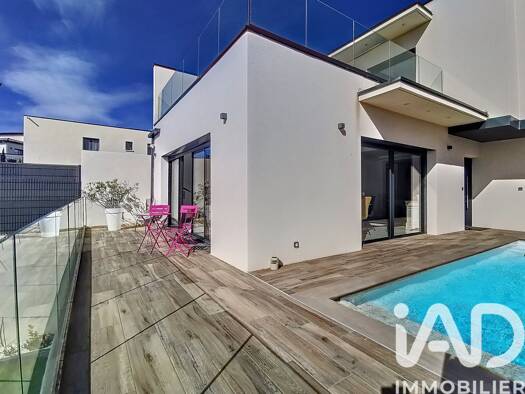 Maison à vendre 649 000 € 7 pièces 3 chambres 235 m² 423 m² de terrain Hôpital Nîmes 30900