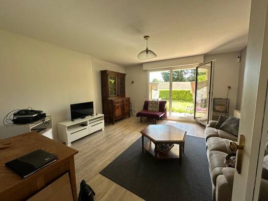 Colocation en viager 367 € 2 pièces 1 chambre 87,5 m² RDC Centre-Bourg Saint-Genis-Laval 69230