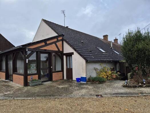Maison à vendre 265 000 € 1 chambre 222 m² 10 000 m² de terrain Nesploy 45270