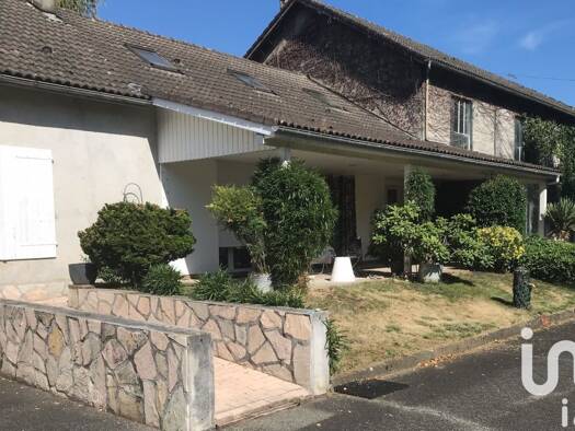 Maison à vendre 365 500 € 9 pièces 8 chambres 161 m² 3 500 m² de terrain Bedous 64490
