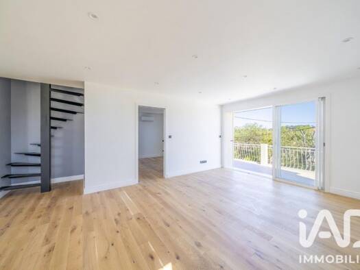 Duplex à vendre 439 000 € 4 pièces 3 chambres 130 m² Étage 1/2 Aguillon Toulon 83000