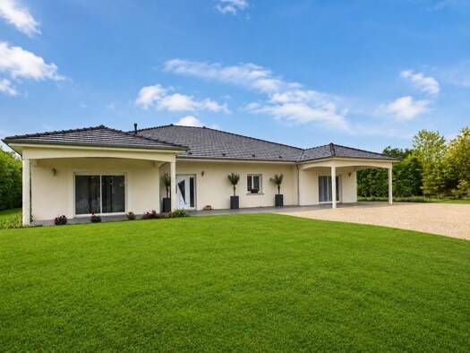 Maison de plain-pied à vendre 372 000 € 7 pièces 4 chambres 230 m² 2 198 m² de terrain Saint-Dizier 52100