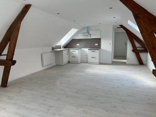 Appartement à louer 750 € 2 pièces 2 chambres 60 m² Étage 1/1 Longueil-Annel 60150