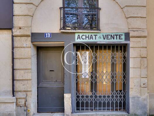 Local commercial à vendre 99 000 € 17 m² de surface de vente Saint Louis Versailles 78000