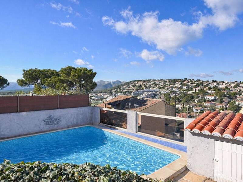 Maison à vendre, 220m², CARNOUX EN PROVENCE