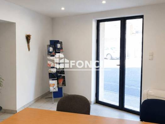 Local commercial à vendre 119 000 € 32 m² de surface de vente Uzès 30700
