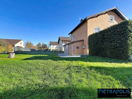 Maison à vendre 295 000 € 4 pièces 3 chambres 100 m² 900 m² de terrain Bellignat 01100