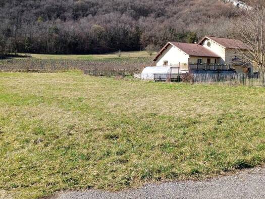 Terrain constructible à vendre 100 000 € 2 233 m² de terrain Conzieu 01300