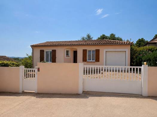 Maison de plain-pied à vendre 279 000 € 4 pièces 3 chambres 99,45 m² 830 m² de terrain Lézignan-Corbières 11200