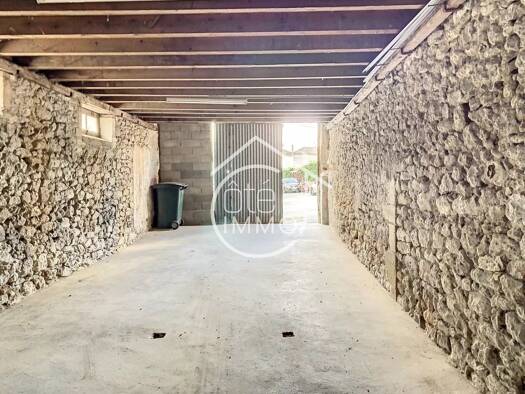 Parking à vendre 45 000 € 116 m² Gensac 33890