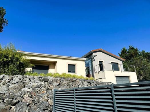 Maison à vendre 445 000 € 4 pièces 2 chambres 125 m² 826 m² de terrain Bellerive sur Allier 03700