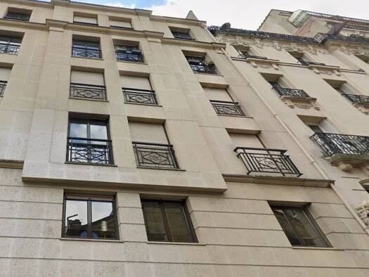 Entrepôt à vendre 80 000 € 12,2 m² d'espace de stockage Muette Sud Paris 16ème arrondissement 75016