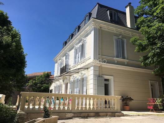 Maison à vendre 1 300 000 € 9 pièces 7 chambres 350 m² 2 029 m² de terrain Gréoux-les-Bains 04800
