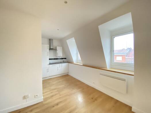 Appartement à louer 380 € 1 pièce 18,7 m² Étage 3/3 Valenciennes 59300