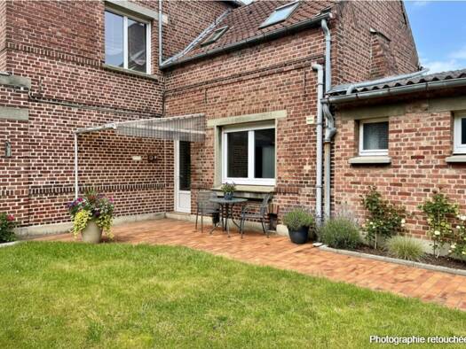 Maison de ville à vendre 262 500 € 7 pièces 3 chambres 145 m² 854 m² de terrain Moncheaux 59283