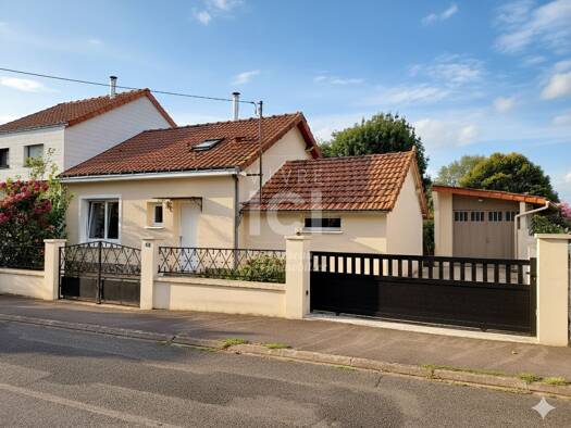 Maison à vendre 307 000 € 5 pièces 4 chambres 78 m² 284 m² de terrain Est Thouaré-sur-Loire 44470