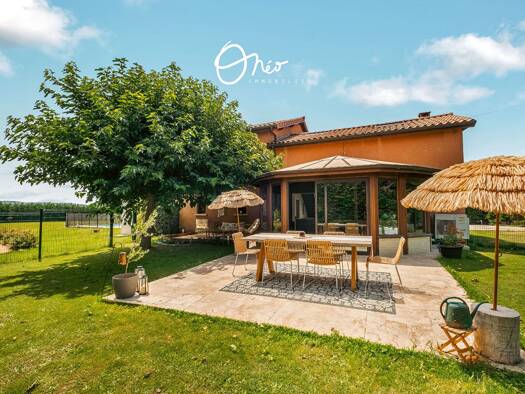Maison à vendre 599 000 € 8 pièces 5 chambres 200 m² 4 000 m² de terrain Centre Nord Est Saint-Symphorien-d'Ozon 69360