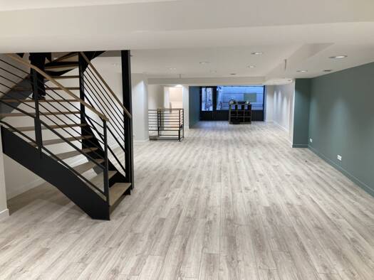 Local d'activités à vendre 630 000 € 265 m² d'espace de stockage Mantes-la-Jolie 78200