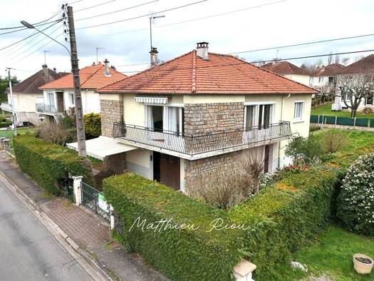 Maison de ville à vendre 109 900 € 6 pièces 4 chambres 106 m² 593 m² de terrain Sud La Souterraine 23300