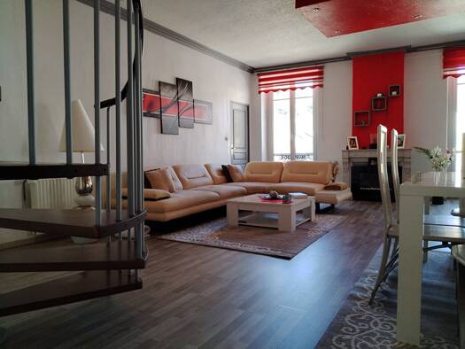 Appartement à vendre 160 000 € 7 pièces 4 chambres 163 m² 2ème étage Salins les Bains 39110