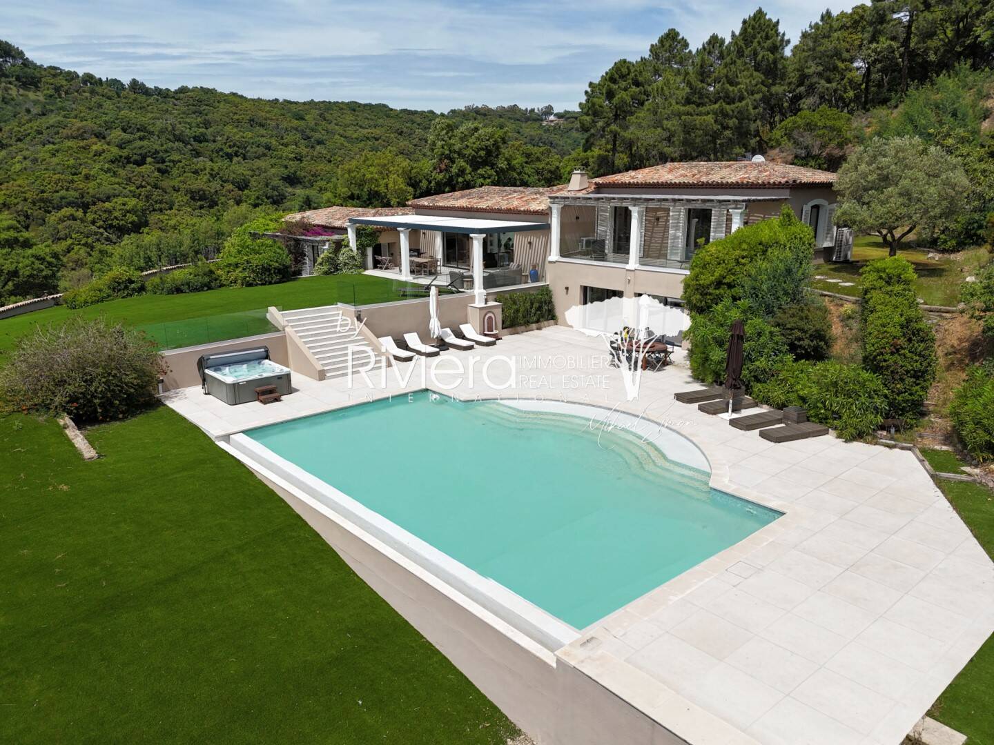 Maison à vendre, 400m², LA CROIX VALMER