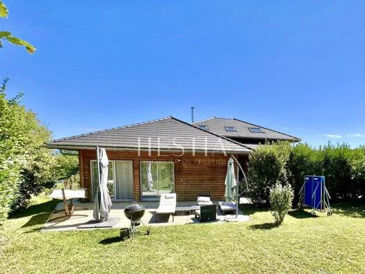 Maison à louer 2 250 € 6 pièces 5 chambres 152 m² Marcellaz-Albanais 74150