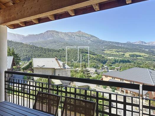 Duplex à vendre 159 000 € 3 pièces 2 chambres 55 m² Étage 2/2 Jausiers 04850