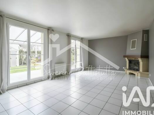 Maison à vendre 415 000 € 7 pièces 5 chambres 121 m² 330 m² de terrain Chantereine-La Fontaine-Arcades-Castermant Chelles 77500