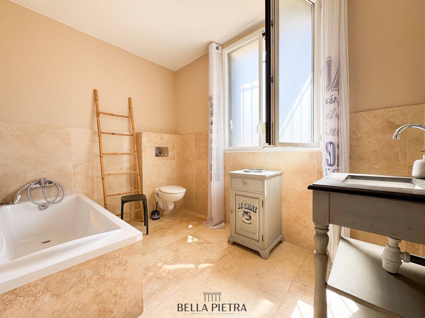 À LOUER - MONTPELLIER - MAISON 257 M2 - 6 CHAMBRES - PARCELL — 16