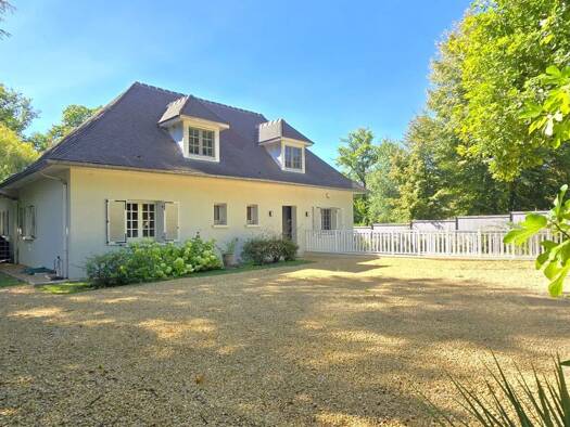 Maison à vendre 625 000 € 11 pièces 6 chambres 255 m² 2 641 m² de terrain Villers sur Coudun 60150