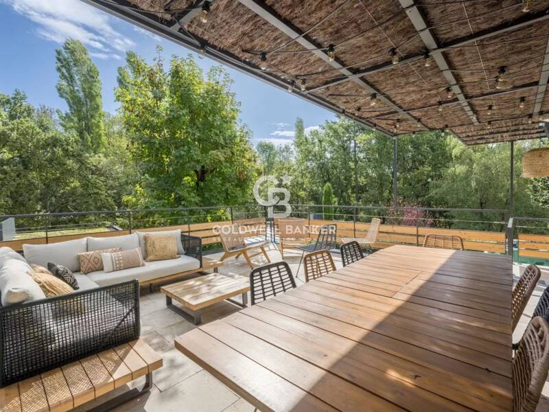 Maison à vendre, 250m², CHARBONNIERES LES BAINS