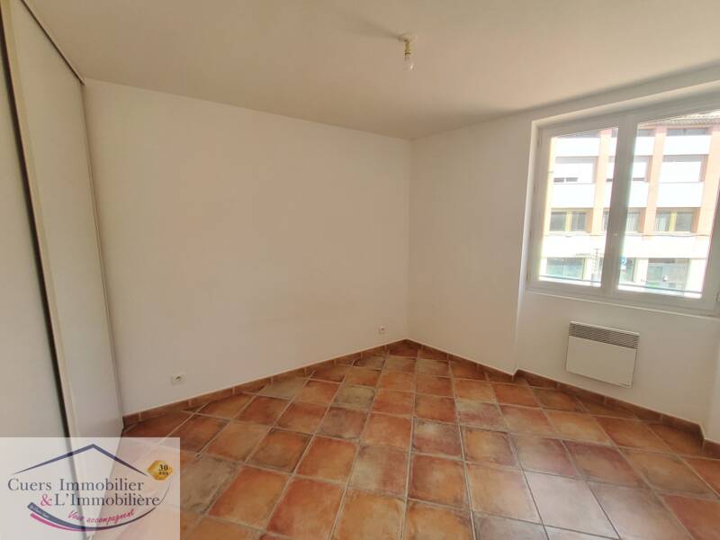 Maison à louer, 51m², CUERS