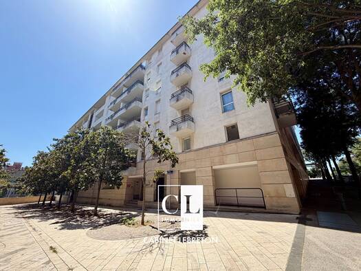 Appartement à vendre 350 000 € 3 pièces 2 chambres 69 m² Étage 4/6 Centre Ville Aix-en-Provence 13100