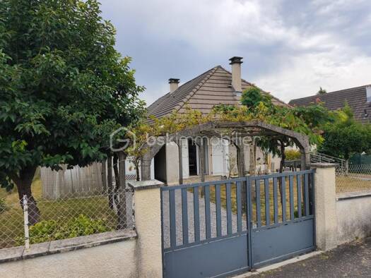 Maison de plain-pied à vendre 236 000 € 6 pièces 5 chambres 115 m² 1 100 m² de terrain Lasseube 64290