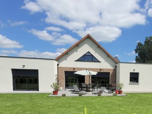 Maison de plain-pied à vendre 425 000 € 6 pièces 4 chambres 164,2 m² 2 000 m² de terrain Menneval 27300