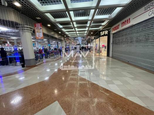 Local commercial à louer 933 € 14 m² de surface de vente Sud Est Aire-sur-la-Lys 62120