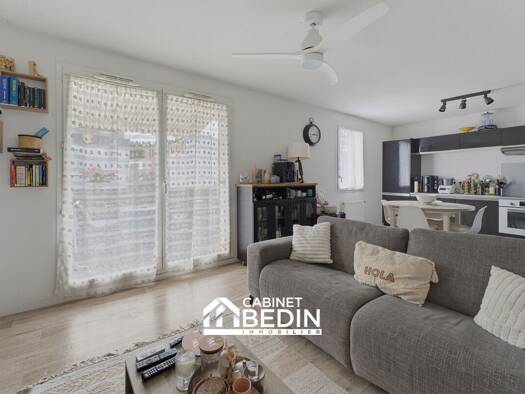 Appartement à vendre 219 000 € 3 pièces 2 chambres 60 m² Étage 1/1 Ouest Parempuyre 33290