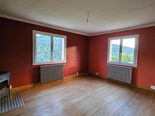 Appartement à louer 511 € 3 pièces 2 chambres 72,5 m² RDC Belleydoux 01130