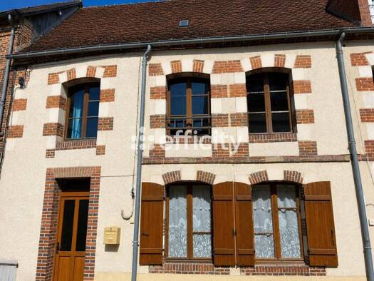 Maison de ville à vendre 87 000 € 3 pièces 2 chambres 70 m² 179 m² de terrain Longny les Villages 61290