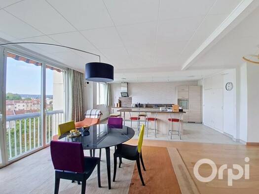 Appartement à vendre 270 000 € 5 pièces 4 chambres 122 m² Étage 6/9 Saurupt-Clémenceau Nancy 54000