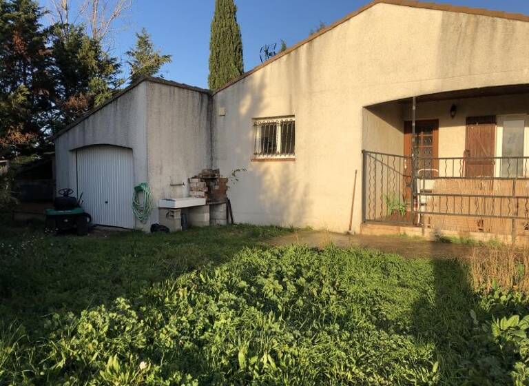 Maison de plain-pied à louer 721 € 3 pièces 2<br/>chambres 68 m²<br/>superficie 1 000 m²<br/>terrain Nord Bouillargues 30230