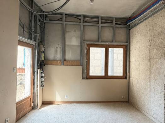 Duplex à vendre 103 000 € 3 pièces 2 chambres 50 m² Étage 2/2 Sommières 30250