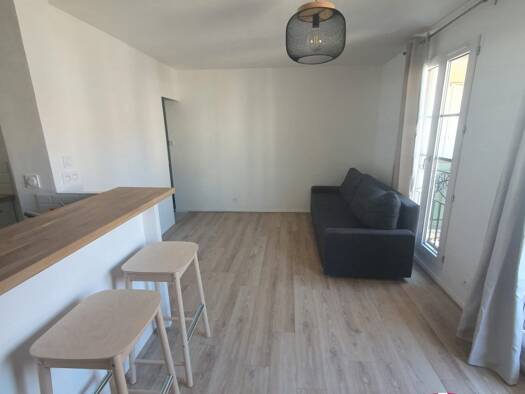 Appartement à louer 737 € 1 pièce 26,5 m² Étage 2/3 Bailly-Romainvilliers 77700